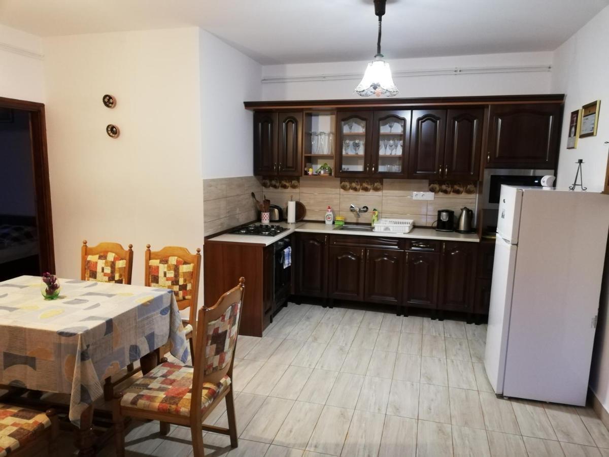 Kemences Vendeghaz Hotel Mikohaza Екстериор снимка