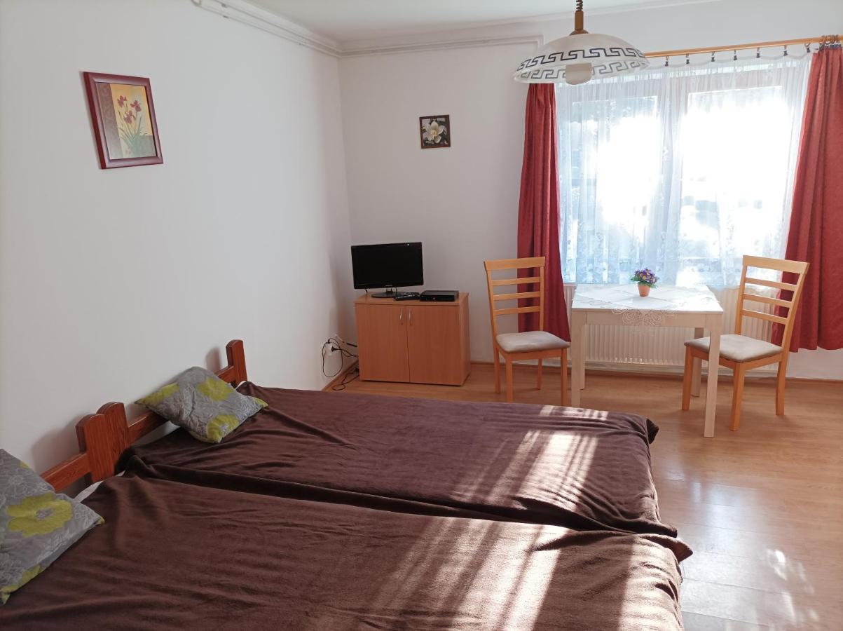 Kemences Vendeghaz Hotel Mikohaza Екстериор снимка