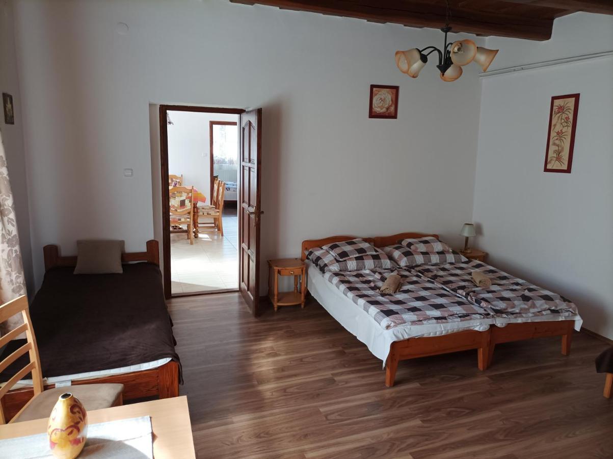 Kemences Vendeghaz Hotel Mikohaza Екстериор снимка