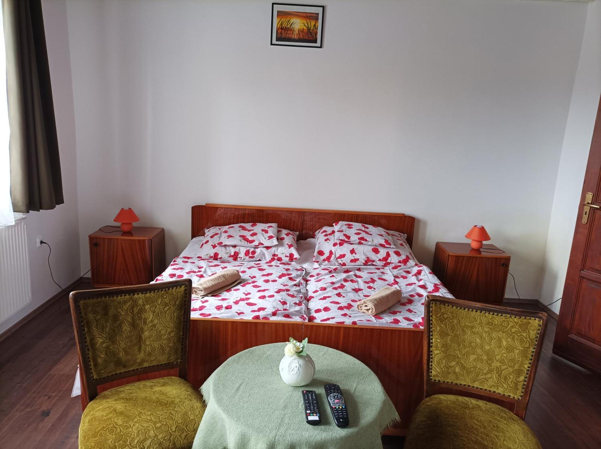 Kemences Vendeghaz Hotel Mikohaza Екстериор снимка