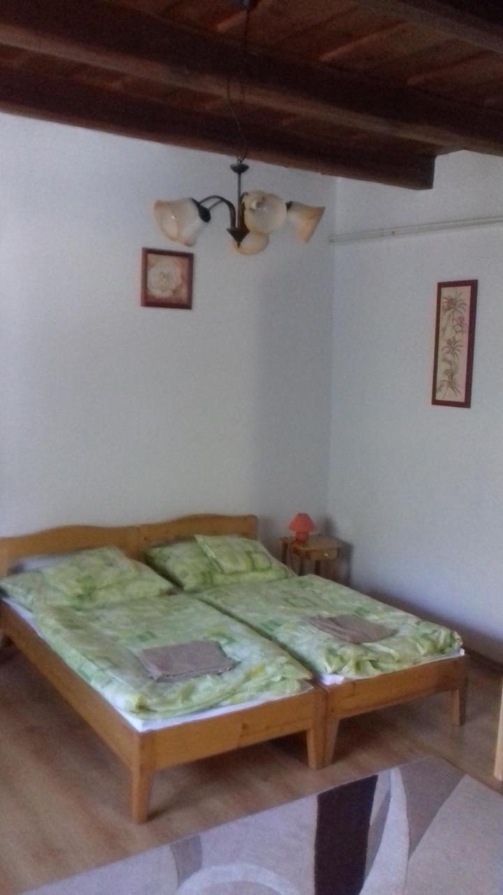 Kemences Vendeghaz Hotel Mikohaza Екстериор снимка